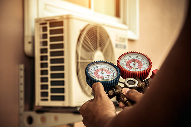 Professional Ac Installation technician working in Comfort, TX